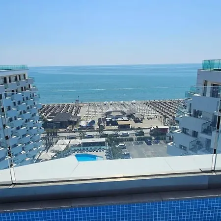 Infinity Pool & - Luxury Private Parking *