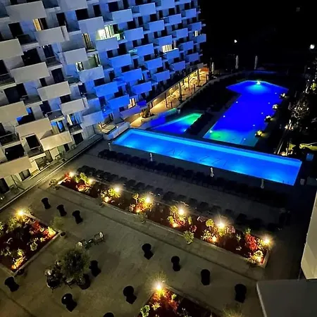 Infinity Pool & - Luxury Private Parking * Năvodari