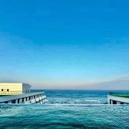 Infinity Pool & - Luxury Private Parking
