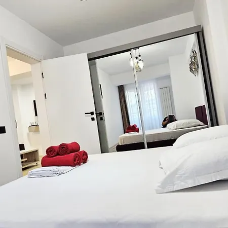 Infinity Pool & - Luxury Private Parking * Năvodari