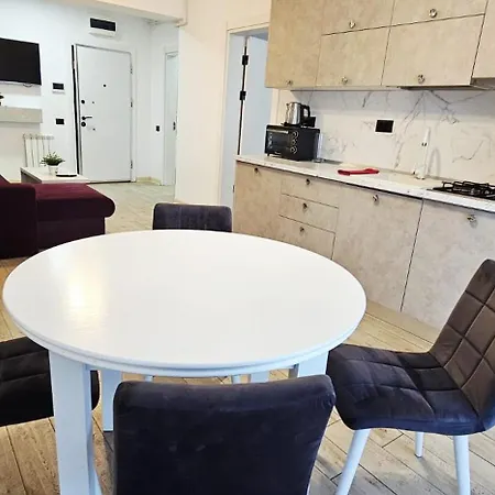 Apartamento Infinity Pool & - Luxury Private Parking Năvodari