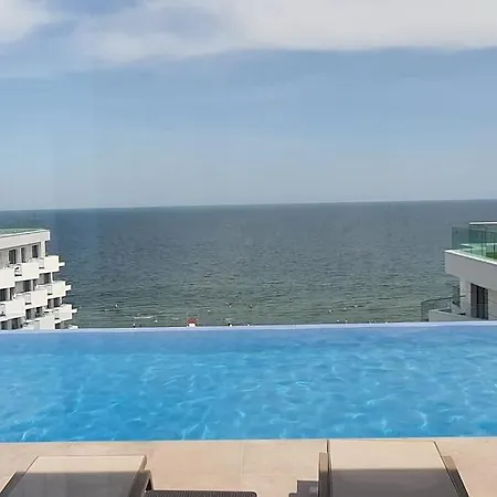 Infinity Pool & - Luxury Private Parking Năvodari