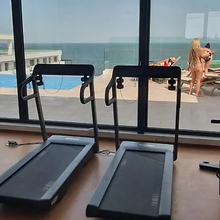 Infinity Pool & - Luxury Private Parking *