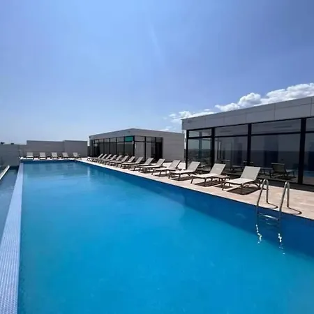 Apartamento Infinity Pool & - Luxury Private Parking Năvodari