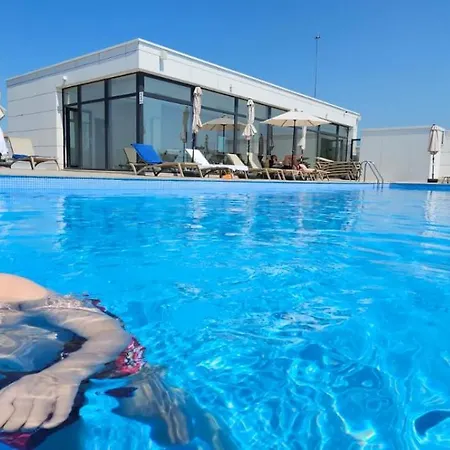 Infinity Pool & - Luxury Private Parking * Năvodari