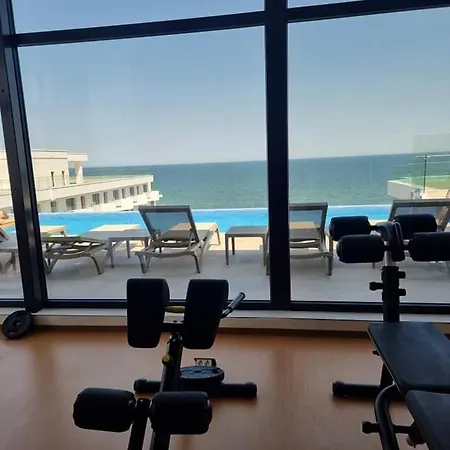 Apartamento Infinity Pool & - Luxury Private Parking *